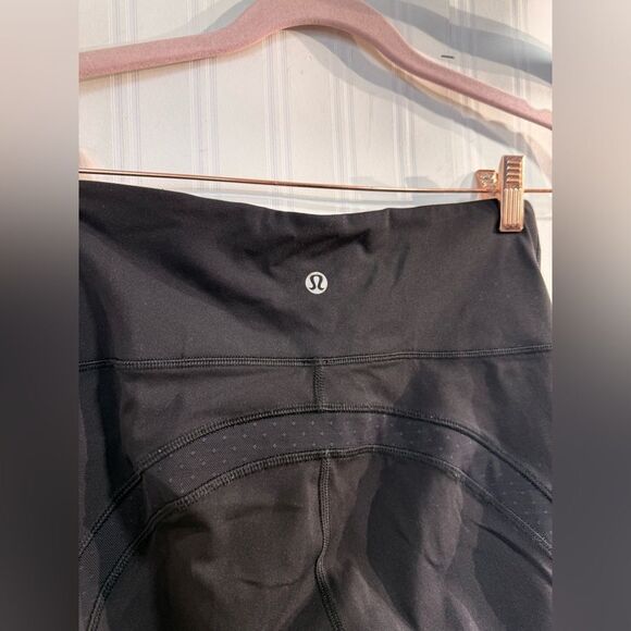 Lululemon Revitalize Tight in Black Long Leggings Sz 8 - Picture 9 of 11